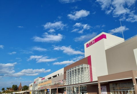 イオンモール富谷、2階にて診療中